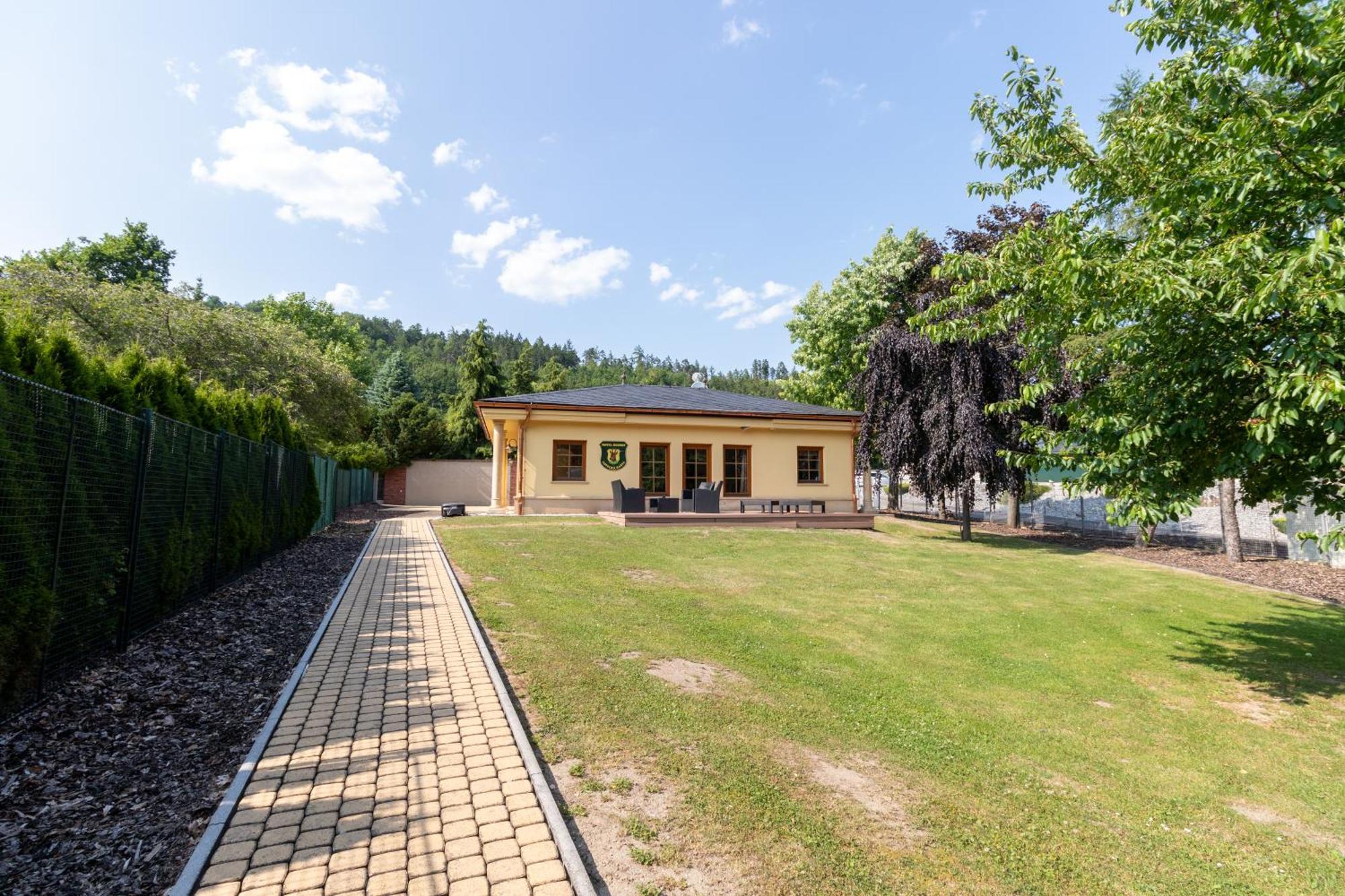 Hotel Resort Lovecka Basta Strakonice Exterior foto