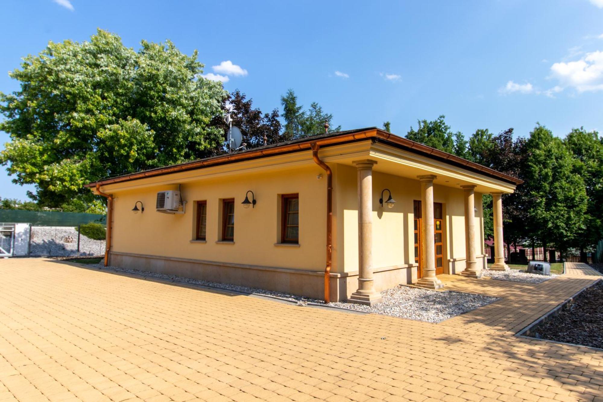 Hotel Resort Lovecka Basta Strakonice Exterior foto