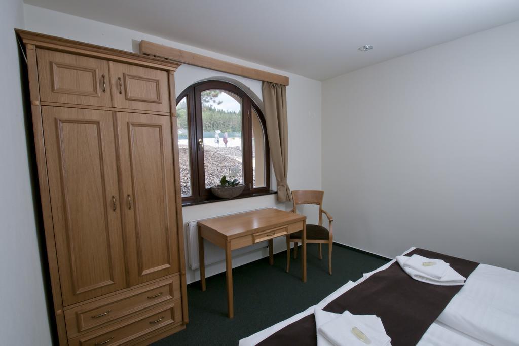Hotel Resort Lovecka Basta Strakonice Exterior foto