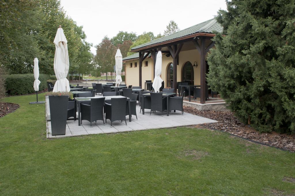 Hotel Resort Lovecka Basta Strakonice Exterior foto