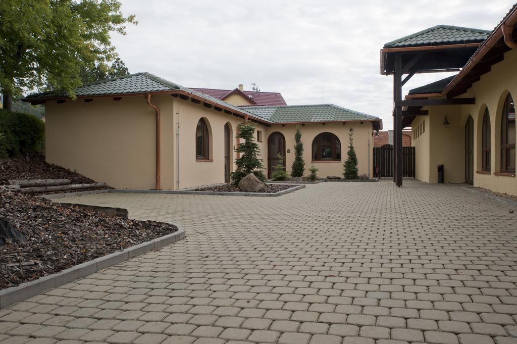 Hotel Resort Lovecka Basta Strakonice Exterior foto
