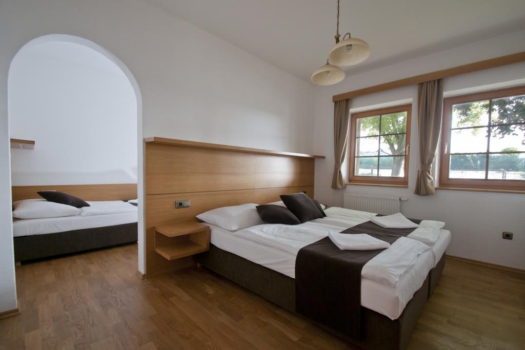 Hotel Resort Lovecka Basta Strakonice Exterior foto